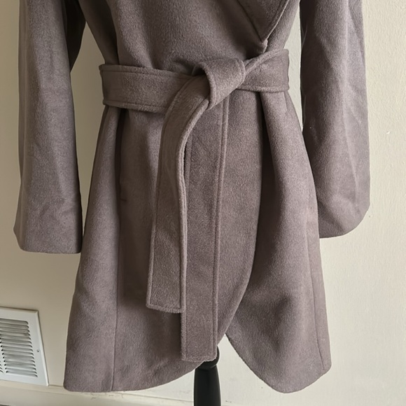 T Tahari Wool Wrap Coat, Size M - Picture 3 of 6